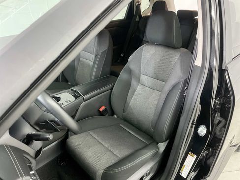 Used 2024 Nissan Rogue SV FWD image 19