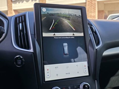 Used 2021 Ford Edge SE image 19