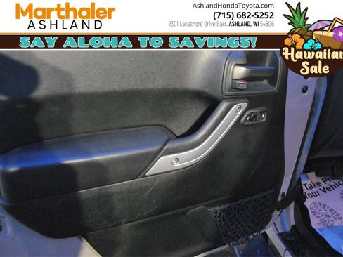 Used 2018 Jeep Wrangler Unlimited Sahara image 11