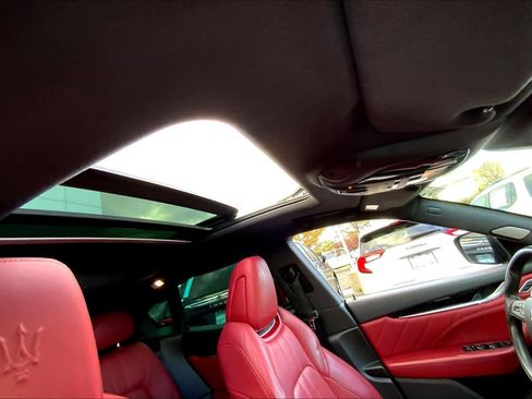 Used 2021 Maserati Levante S GranSport image 18