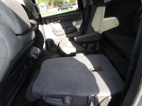 Used 2013 Chevrolet Traverse LT image 11