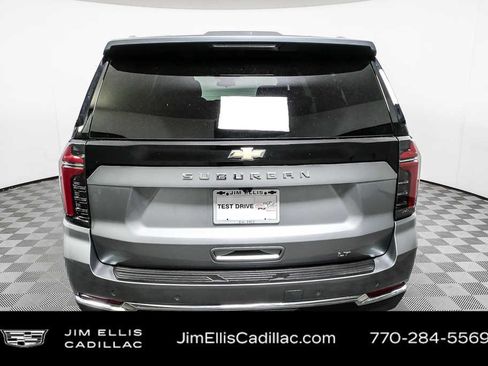 Used 2025 Chevrolet Suburban LT RWD image 29
