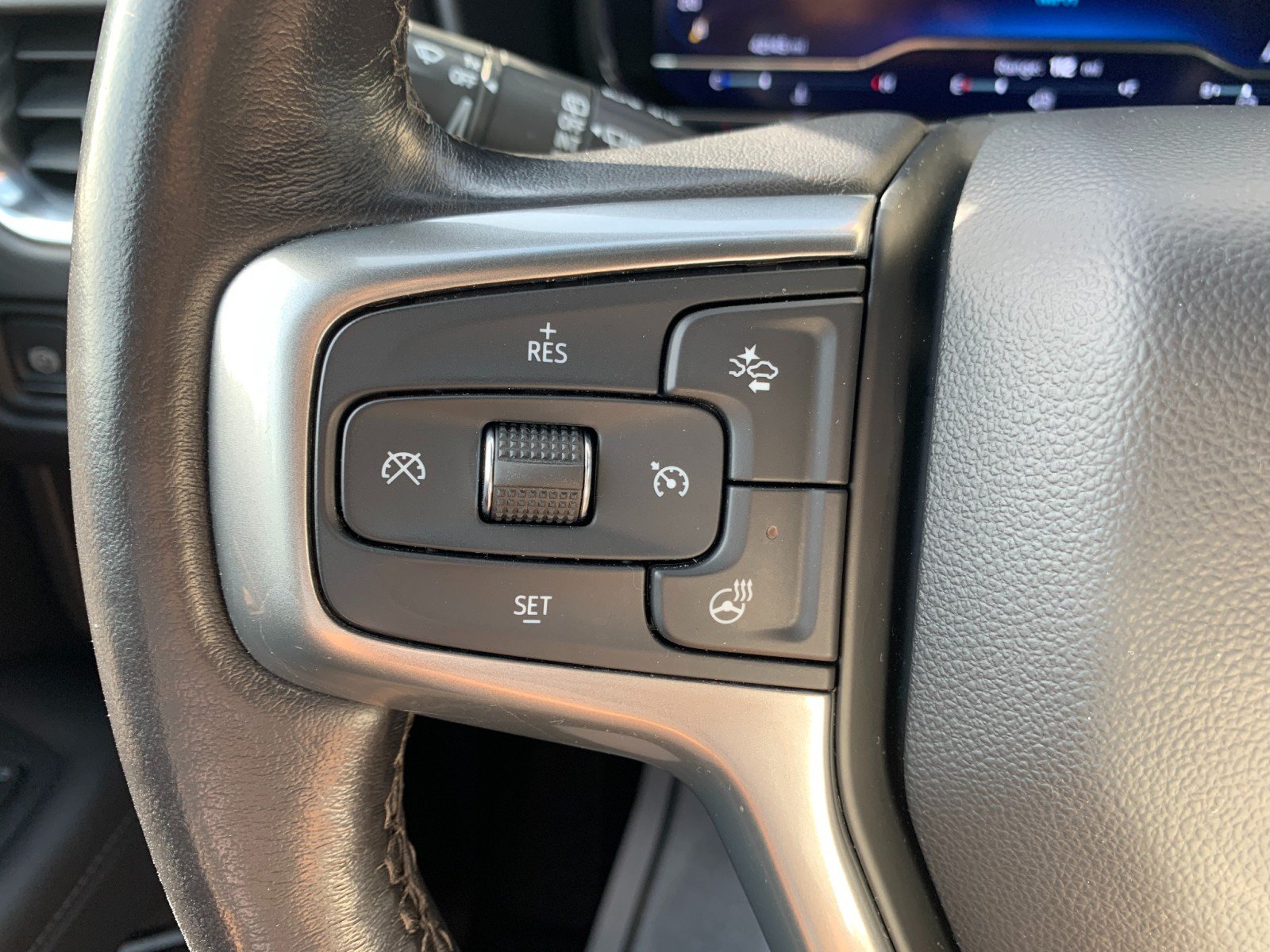 Used 2023 Chevrolet Tahoe LT w/ Luxury Package AWD/4WD image 17