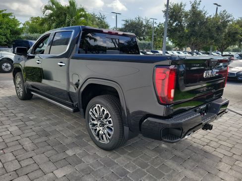 New 2026 GMC Sierra 1500 Denali Ultimate w/ LPO, Black Badging Package AWD/4WD image 4