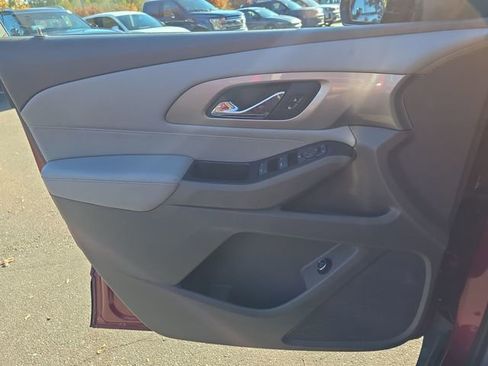 Used 2019 Chevrolet Traverse LT image 43