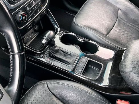 Used 2015 Kia Sorento SX image 17