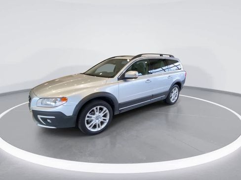 Used 2016 Volvo XC70 T5 Premier w/ Proximity Package image 4