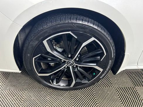 Used 2025 Nissan Altima 2.5 SR w/ SR Premium Package image 11