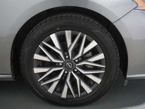 Used 2023 Nissan Altima 2.5 SV image 12