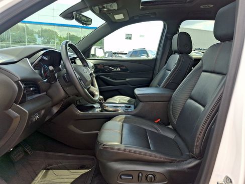 Used 2023 Chevrolet Traverse RS w/ LPO, Floor Liner Package AWD/4WD image 13