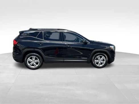 Used 2019 GMC Terrain SLE w/ Driver Convenience Package FWD image 8