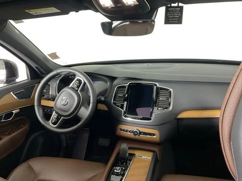 Used 2023 Volvo XC90 T8 Plus image 30