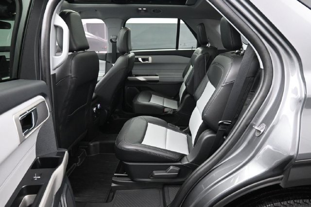 Certified 2023 Ford Explorer XLT w/ Equipment Group 202A AWD/4WD image 21
