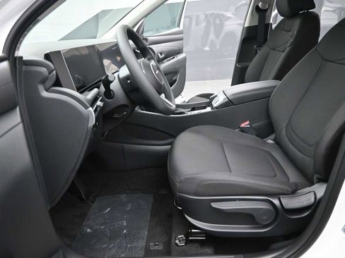 New 2026 Hyundai Tucson SE image 16