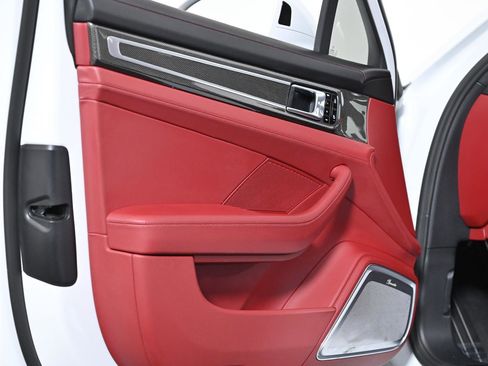 Used 2020 Porsche Panamera GTS image 46