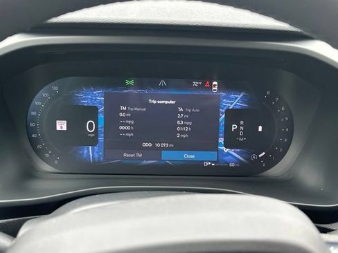 Certified 2025 Volvo XC40 B5 Plus AWD/4WD image 25