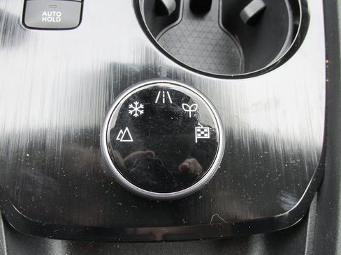 Used 2023 Nissan Rogue S AWD/4WD image 13
