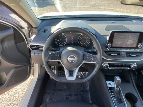 Used 2025 Nissan Altima 2.5 SV image 28