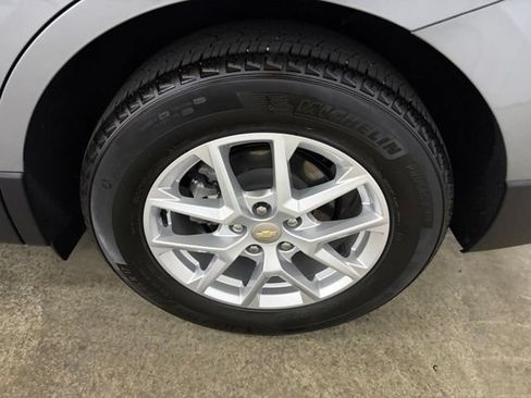 Used 2024 Chevrolet Equinox LT FWD image 9