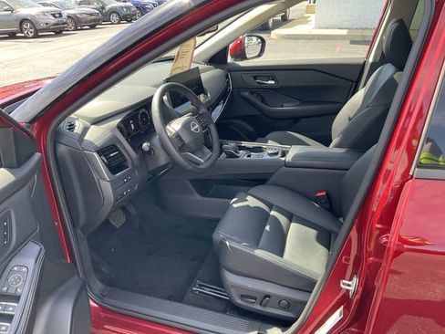 Used 2025 Nissan Rogue SL w/ Tech Package AWD/4WD image 10