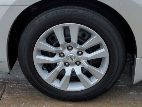 Used 2014 Nissan Altima 2.5 S w/ Display Audio Package image 12