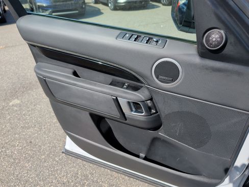 Used 2022 Land Rover Discovery S R-Dynamic AWD/4WD image 16