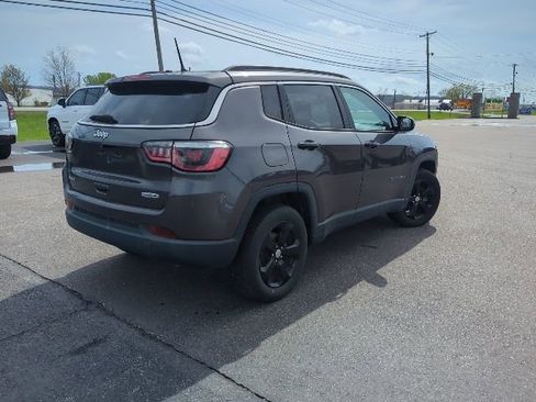 Used 2018 Jeep Compass Latitude AWD/4WD image 7