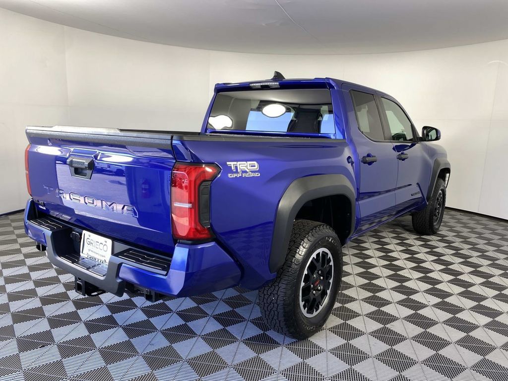 Used 2025 Toyota Tacoma TRD Off-Road AWD/4WD image 9