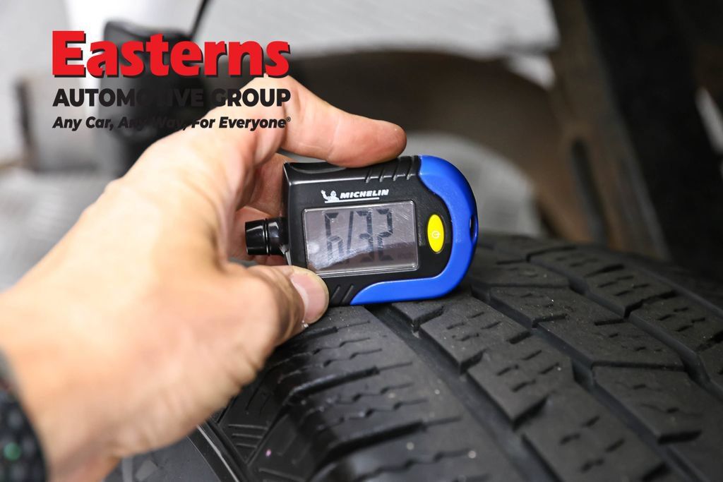 Used 2019 Chevrolet Express 2500 Extended w/ Safety Package RWD image 30