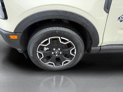 Certified 2025 Ford Bronco Sport Outer Banks w/ Outer Banks Tech Package+ AWD/4WD image 28