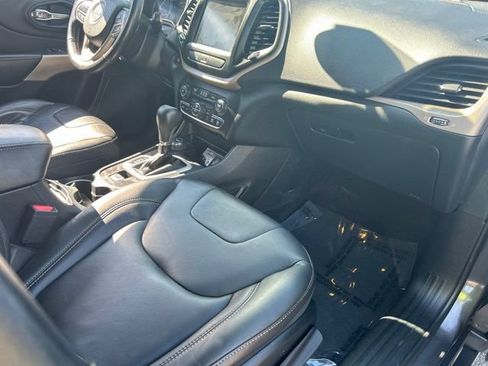 Used 2018 Jeep Cherokee Limited AWD/4WD image 10