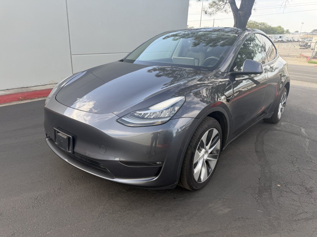 Used 2021 Tesla Model Y Long Range AWD/4WD image 1