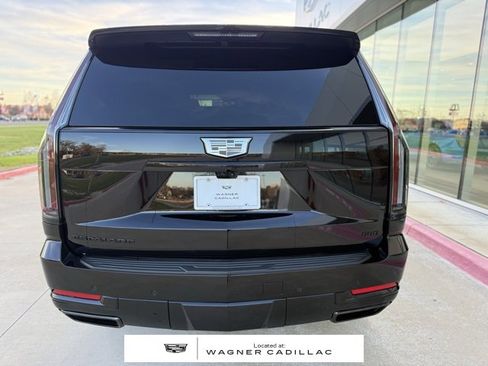 Used 2025 Cadillac Escalade Sport w/ LPO, ONYX Package image 5