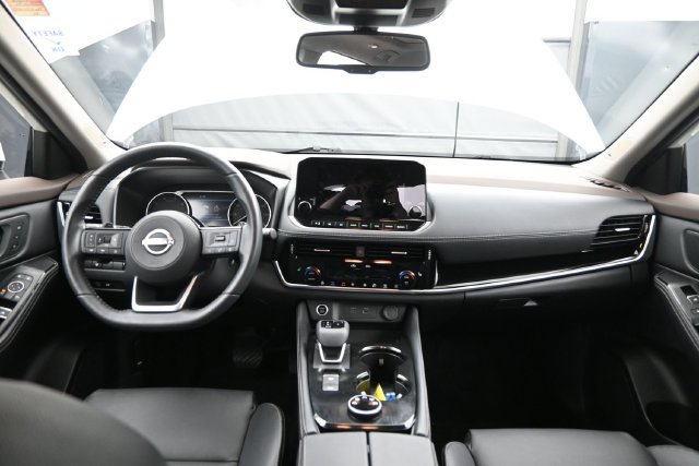 Used 2023 Nissan Rogue SL w/ SL Premium Package AWD/4WD image 9