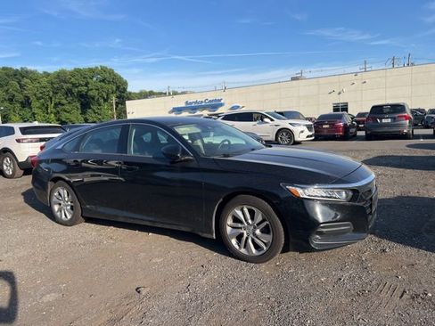 Used 2018 Honda Accord LX image 2