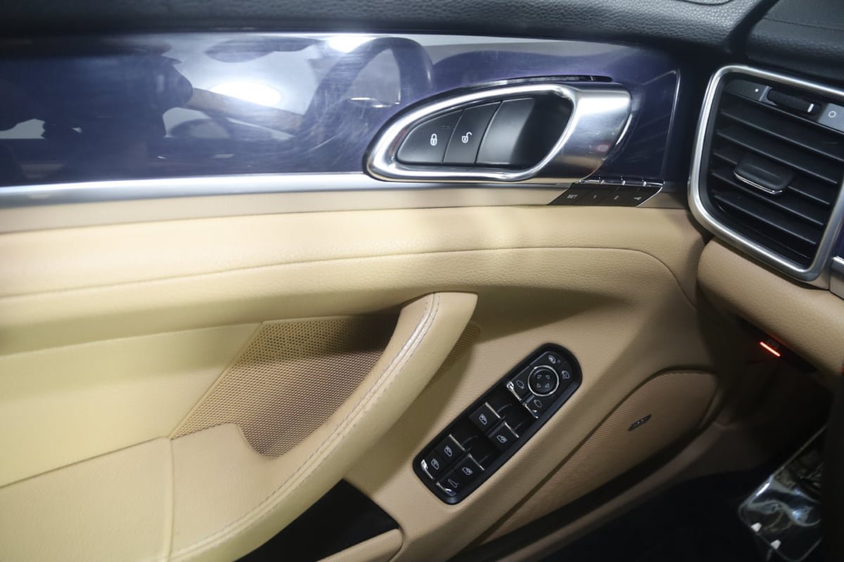 Used 2016 Porsche Panamera 4 Edition AWD/4WD image 38