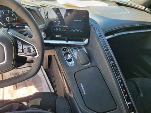 Used 2023 Chevrolet Corvette Stingray Premium Cpe w/ Z51 Performance Package RWD image 18
