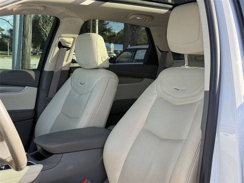Used 2021 Cadillac XT5 Premium Luxury image 16