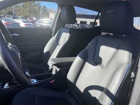 Used 2025 Buick Encore GX Sport Touring w/ Black Roof Package image 11