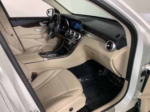 Used 2021 Mercedes-Benz GLC 300 image 23