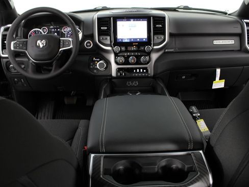 New 2026 RAM 1500 Big Horn AWD/4WD image 9