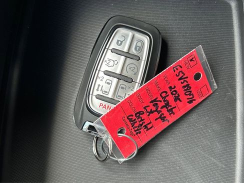 New 2025 Chrysler Voyager LX image 35