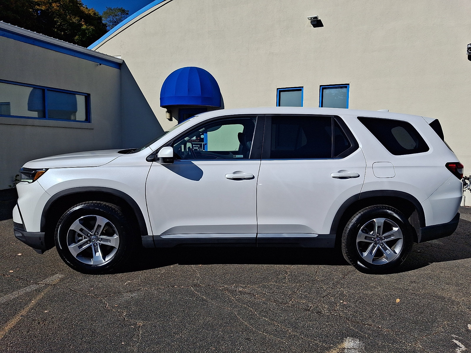 Used 2024 Honda Pilot EX-L image 7