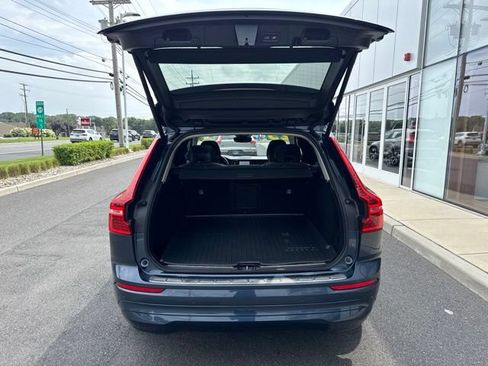 Certified 2023 Volvo XC60 B5 Core w/ Climate Package AWD/4WD image 11
