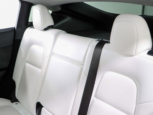 Used 2023 Tesla Model Y Long Range image 22