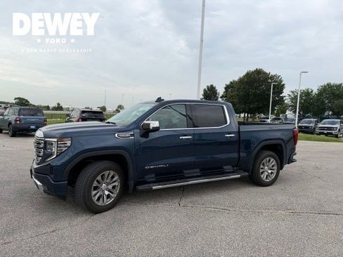 Used 2022 GMC Sierra 1500 Denali w/ Technology Package AWD/4WD image 7