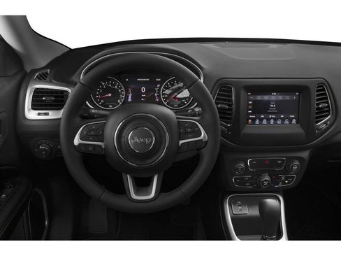 Used 2018 Jeep Compass Latitude w/ Cold Weather Group AWD/4WD image 4
