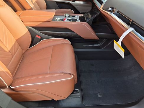 New 2026 Cadillac Vistiq Premium Luxury w/ LPO, Floor Liner Package AWD/4WD image 17