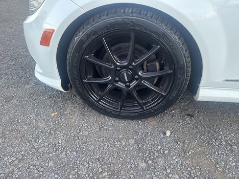 Used 2011 Mercedes-Benz C 300 4MATIC Sedan image 27