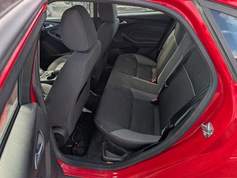 Used 2014 Ford Focus SE w/ SE Winter Package FWD image 23